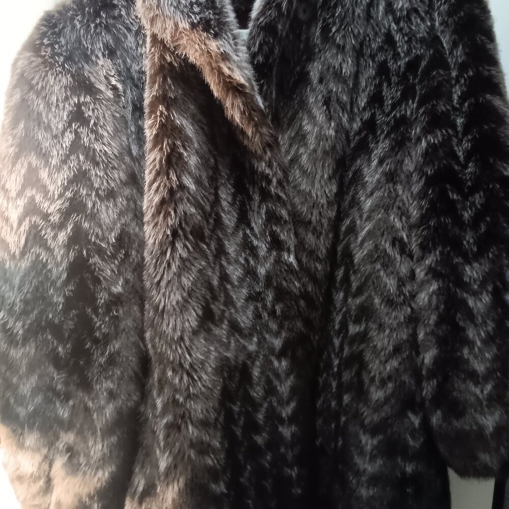 STYLE VI  LTD Brown Faux Fur Size XL Luxurious Warm Jacket Made In USA
